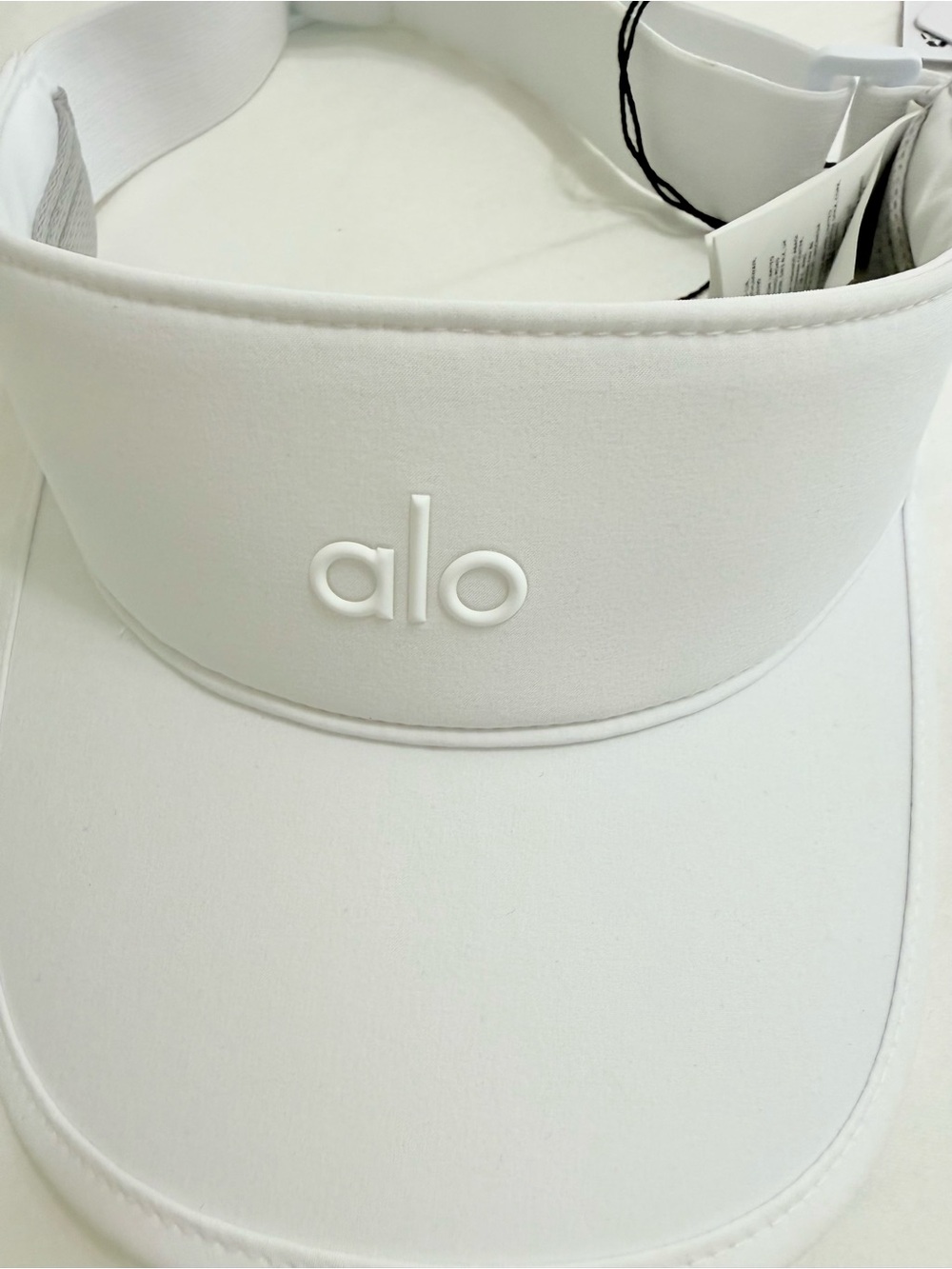 Alo Yoga Performance Eclipse Visor - White - NWT - Picture 5 of 5